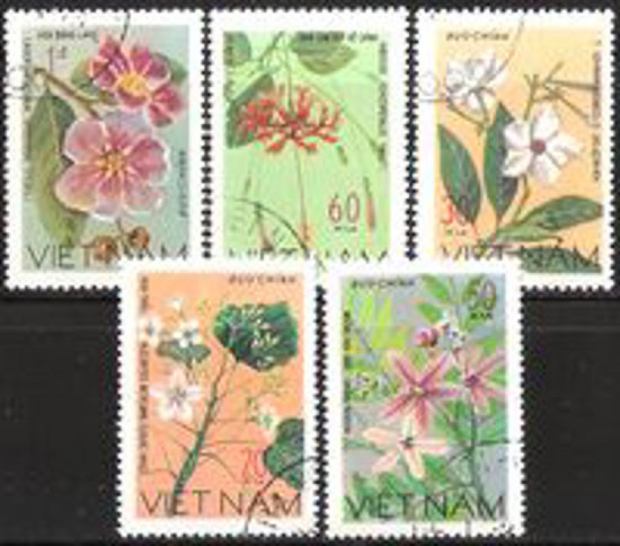 Почтовая марка  с гашением. Флора. Вьетнам. Михель № 919-926