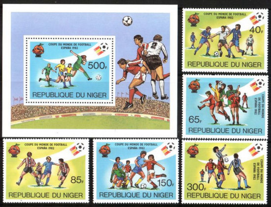 Почтовая марка Футбол. Нигер. Михель № 767-771, Блок № 34