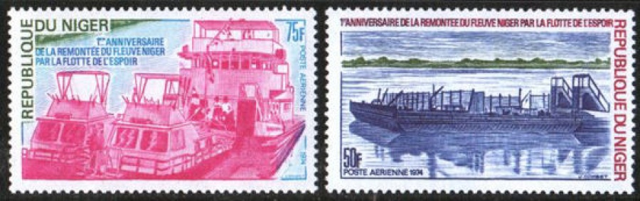 Почтовая марка Флот. Нигер. Михель № 414-415